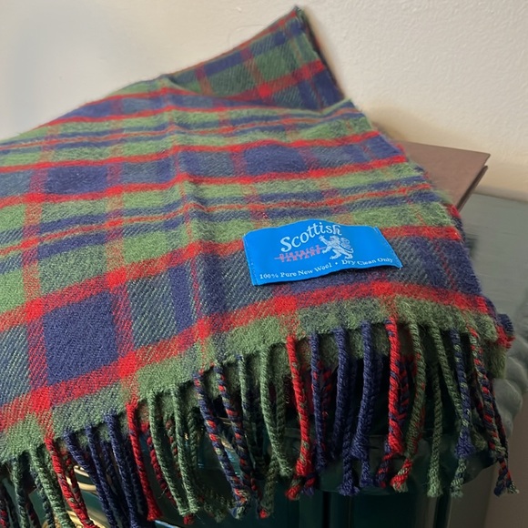 Scottish District Tartans 100% Wool Green Blue Red Plaid Unisex Scarf w Fringe - Picture 2 of 7